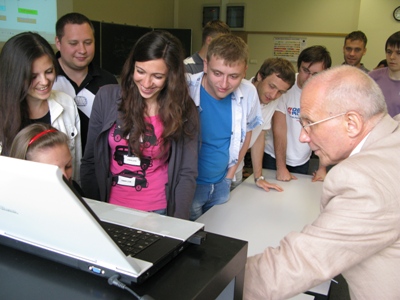 Na zdjęciu: studenci z Białorusi podczas warsztatów prowadzonych przez dr S.Krawczyka