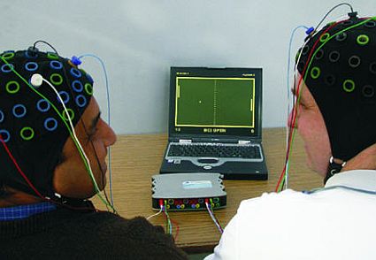 Źródło: http://www.gizmowatch.com/entry/futuristic-brain-to-pc-interface-kit-finally-hits-the-market/